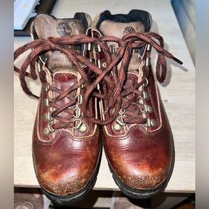 Vintage Timberland 90's Leather Hunting Boots Women's size 7. Good condition